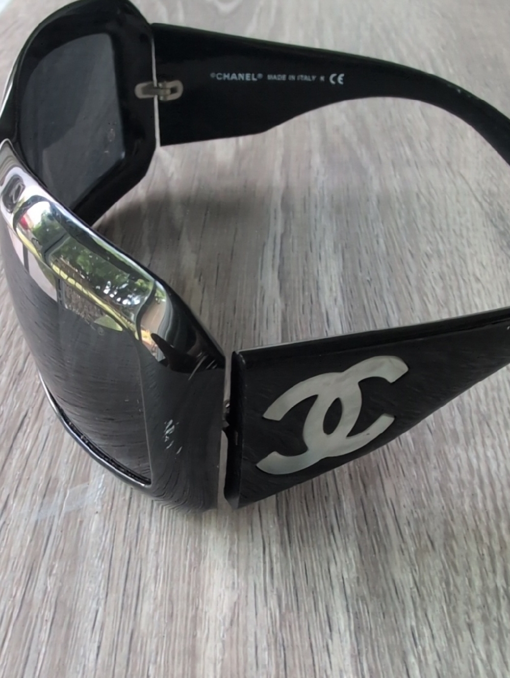 CHANEL Black Sunglasses with Mother Of Pearl Inlay CC Logo